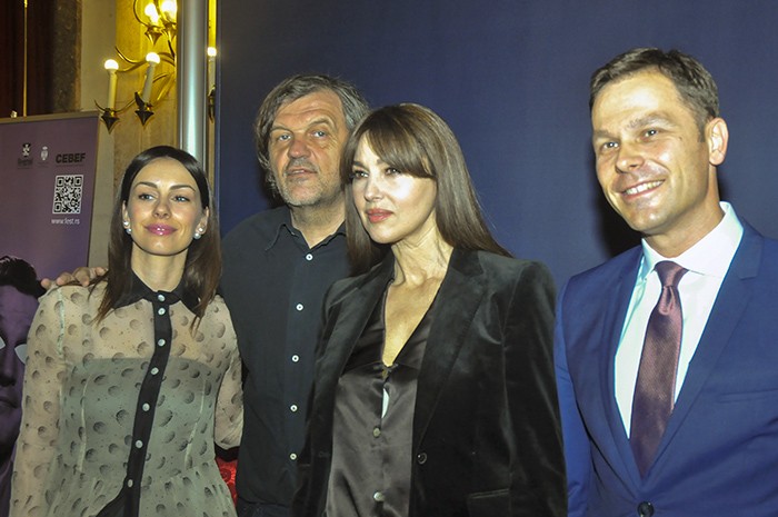 Koferencija za filmske ekipe Na mlecnom putu u skupstini grada. Sloboda Micalovic Monika Beluci Sinisa Mali i Emir Kusturica.